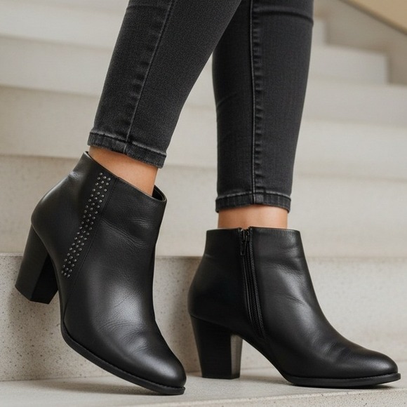 Vionic Shoes - Vionic Georgia Leather Ankle Booties Womens 10 Black Studded Orthaheel VW4146